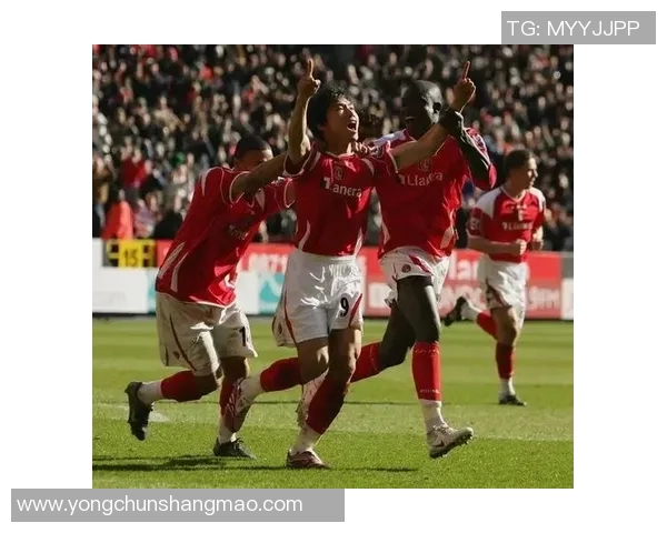 昨晚布莱克浦与查尔顿激战正酣双方争夺关键积分精彩纷呈