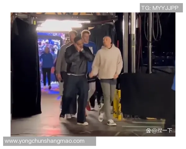 猛龙与独行侠激战正酣NBA赛季精彩对决引发球迷热议与期待